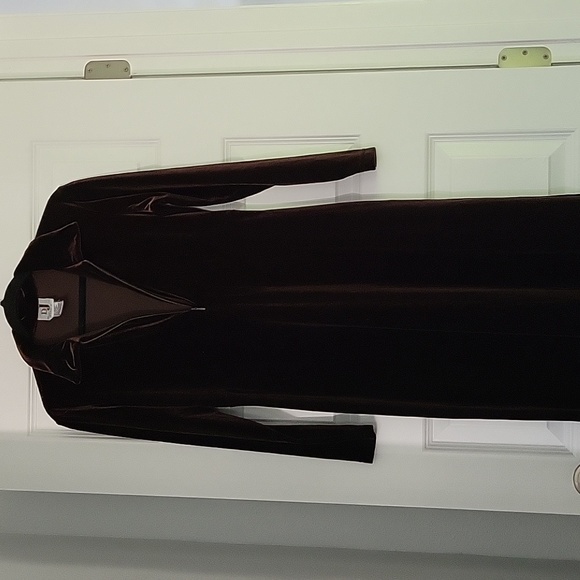 Velvet long sleeve collared long dress - Picture 5 of 6